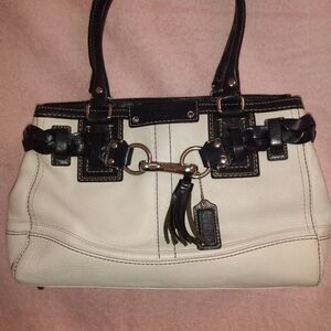 Coach Blk./White Hampton